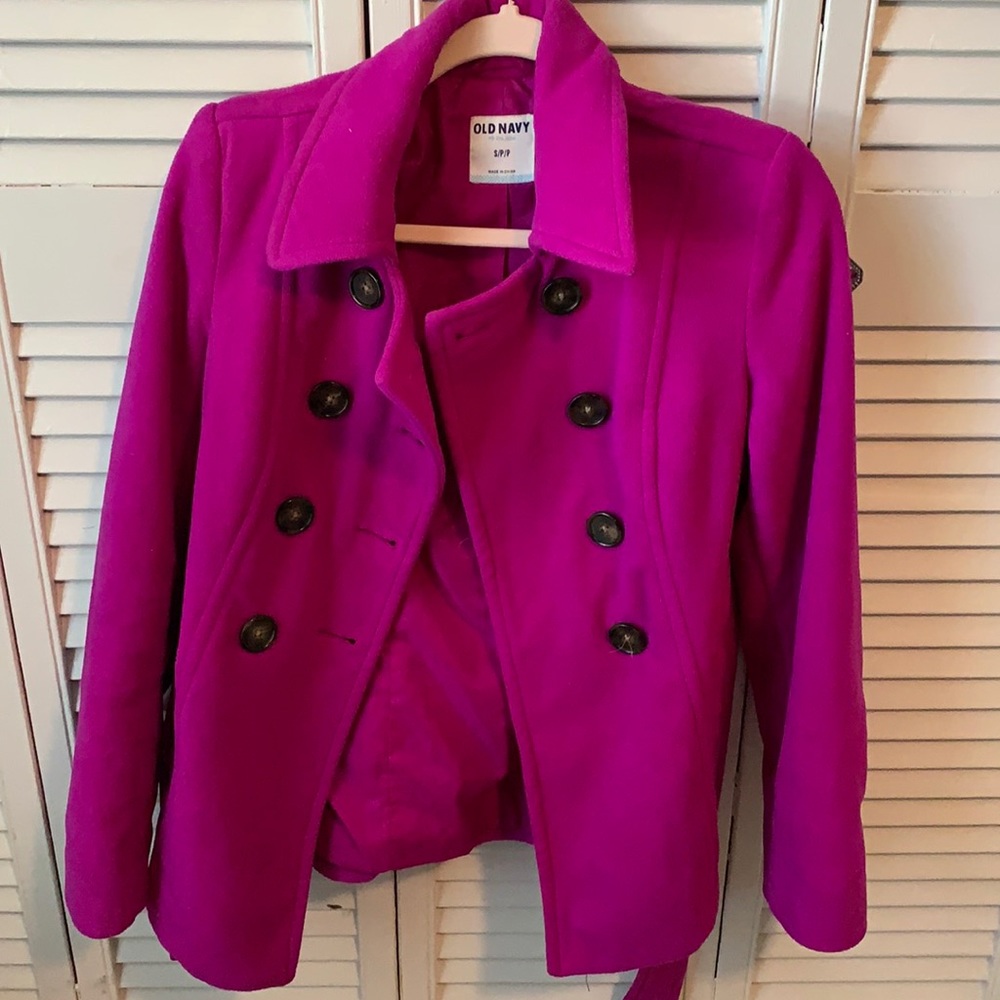 Lovely trench coat. Great condition